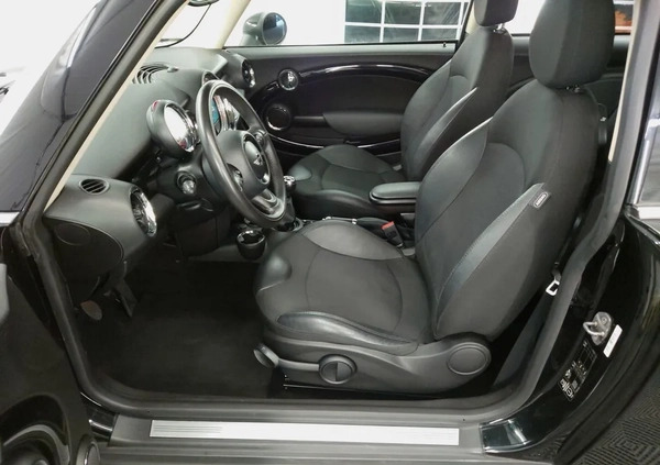 MINI Cooper cena 39900 przebieg: 114000, rok produkcji 2014 z Błażowa małe 781
